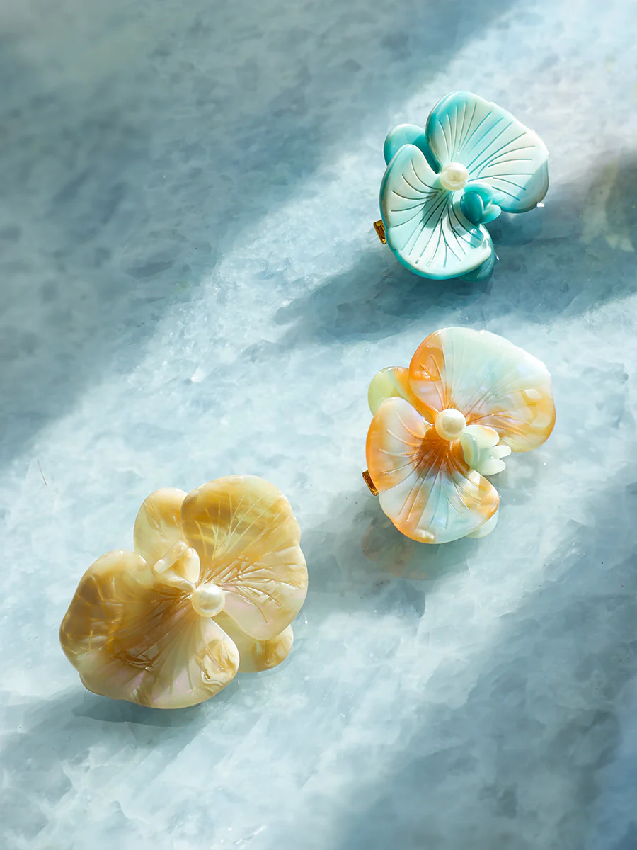Orchid Glow Cream White Hairpin - Image 4